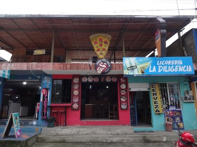 The Classic Pizza Rock Mindo