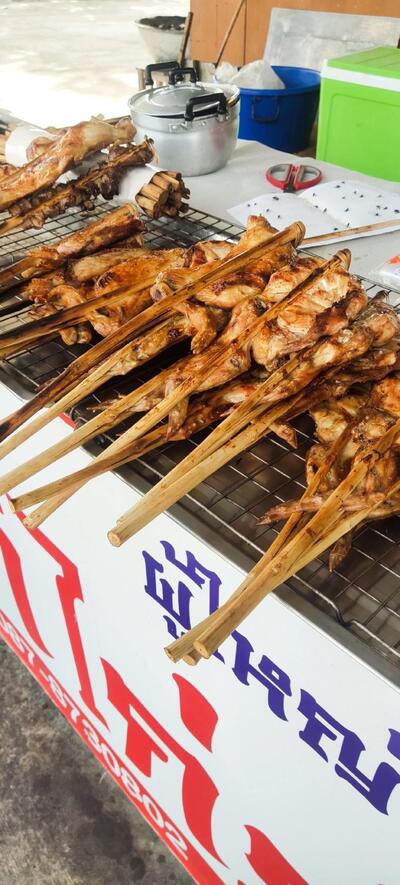 ร้าน​กี่​ไก่ย่าง​
