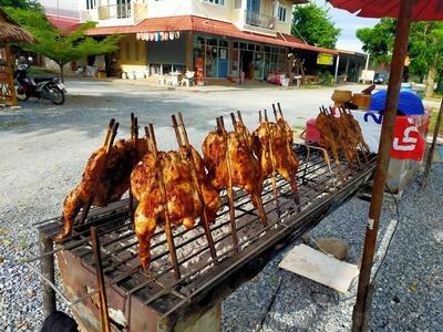 ไก่ย่างวิเชียรบุรี อ.ห้วยกระเจา