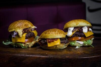 Hambúrguer Na Brasa