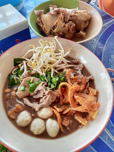 ร้าน ก๋วยเตี๋ยวหมูแดง