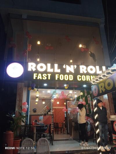 Roll n roll fast food corner