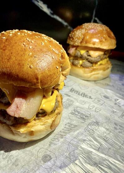 Luca's Xis & Burguer