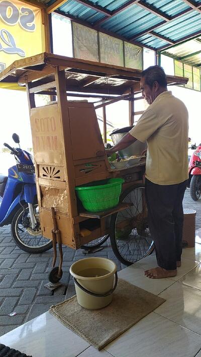 Soto Ayam Lamongan Pakde Karsan