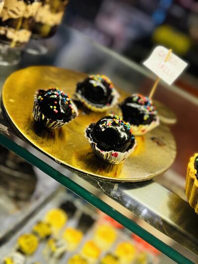 Dessert Room Bakery - Best Bakery In Banda