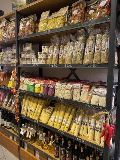 El Botegher - Supermarket Souvenir Alimentari