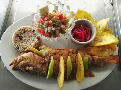 Carnes y Mariscos Lando