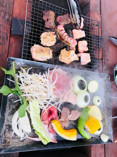 บ้านไร่ริมเขาแค้มป์