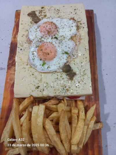 Sandwcheria y pizzería LA 324