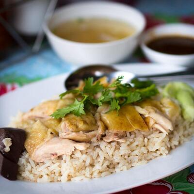 ข้าวมันไก่หน้า พ.ว.