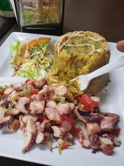 Los Compy's Pizza & Che's Café