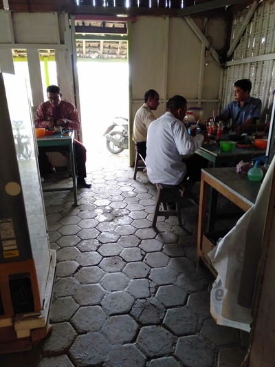 Warung Pecak Belut Mak Beng