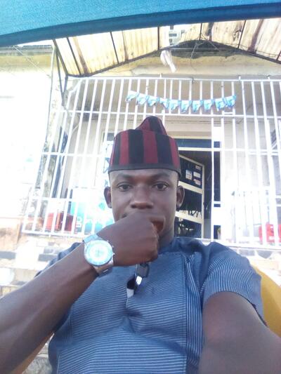 SIMON N DRINKING BAR