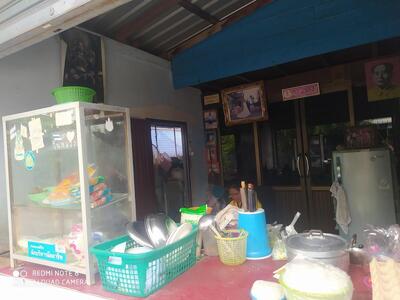 ร้านยายแป๊ะลาบก้อย,ก๋วยเตี๋ยว