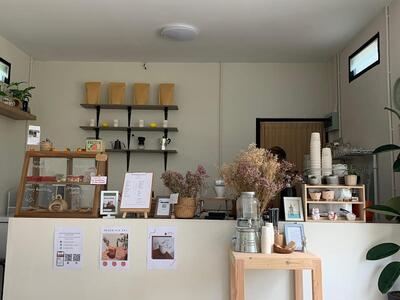AUNYA Studio and Cafe