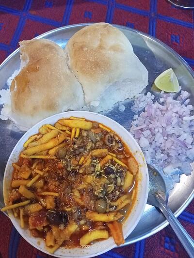 हॉटेल आझाद खानावळ