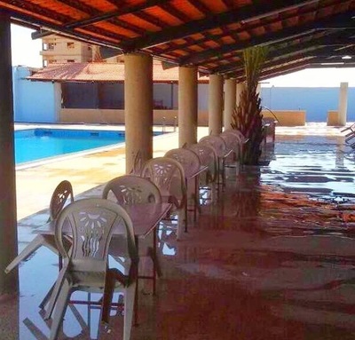 مسبح ومطعم النخيل