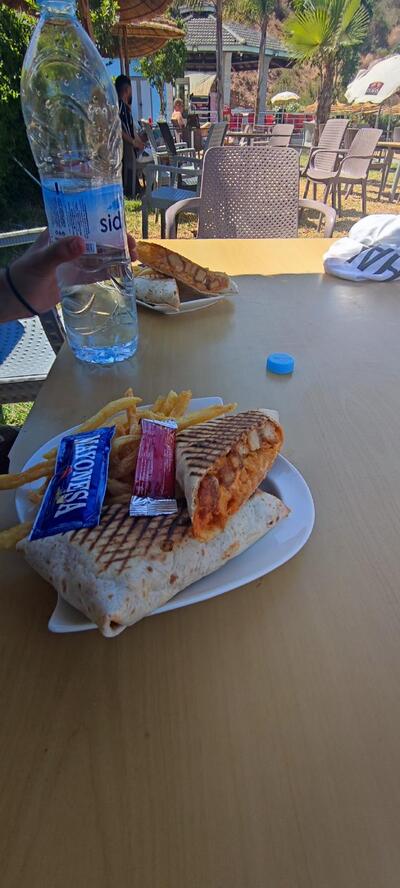 Complexe Oued Ennakhil : Café, Restaurant, Boucherie, Grillade & Piscine