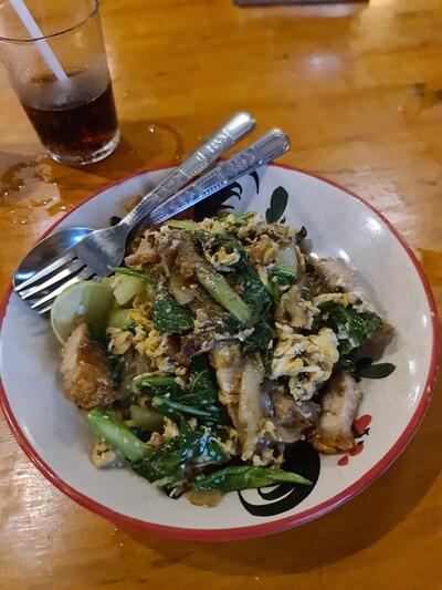 สถานีเขย่าไก่