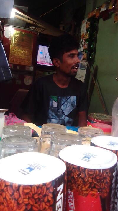 মা-বাবা চা স্টোর স্বপন