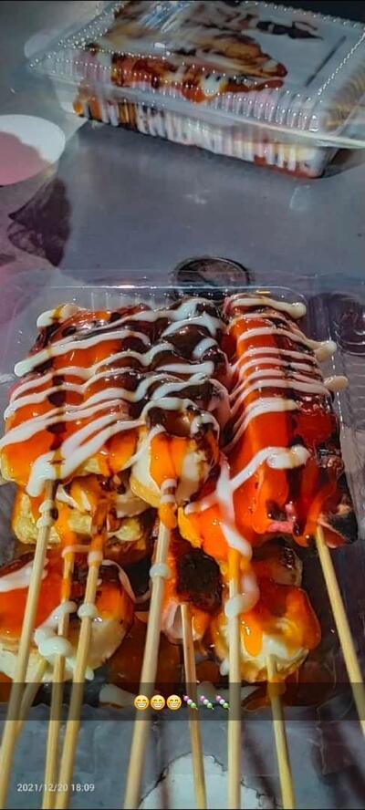 Sosis bakar dan jeruk peras Kaka adel