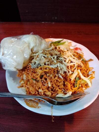 NASI & MIE GORENG REALITA
