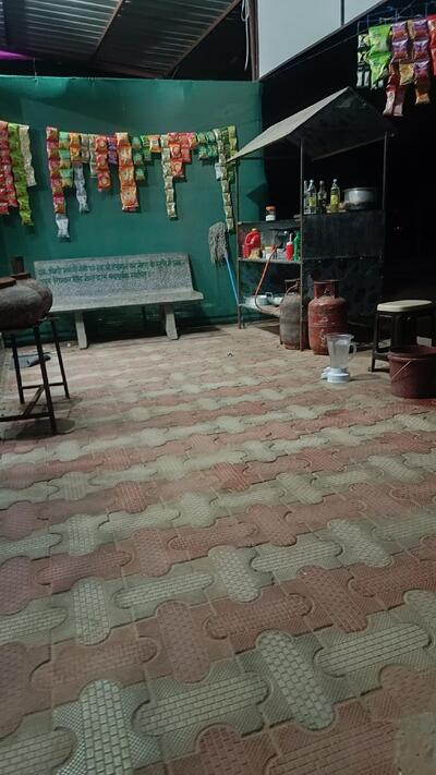 Jeen mata juice and fast food