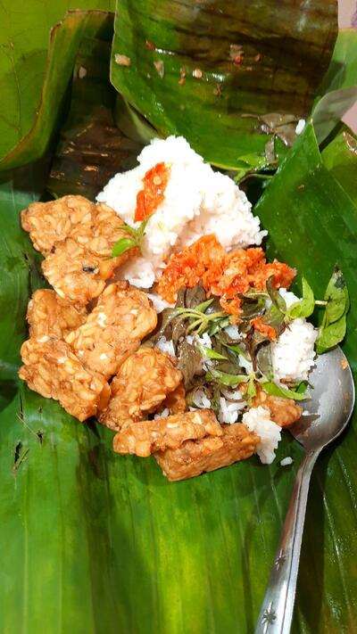 Warkop Mak Jum, Sego Pecel, Lontong dll