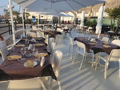 Ciaka Beach Food Drink