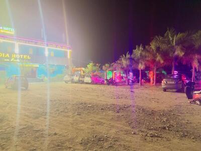 Indian hotel win shop