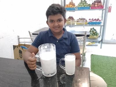 AJ FRUITS AND JUICES / AJ waffels