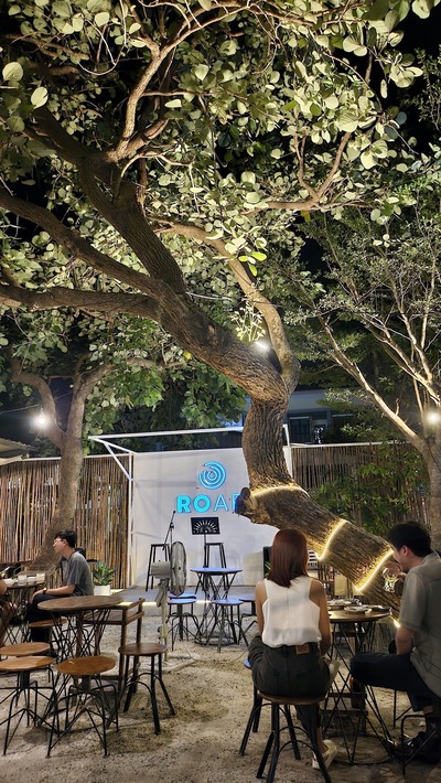 ROAR bar and restaurant