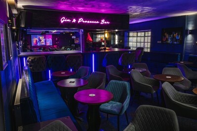 Knightly's Bar