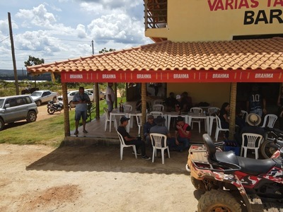 Várias tampas bar