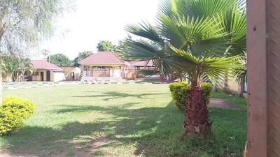 Marian Gardens, Restuarant & Bar