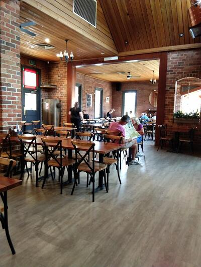 The Warburton Hotel, Wesburn - Bar & Bistro (The West)