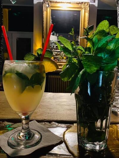 Le Belvedere de Belves Bar