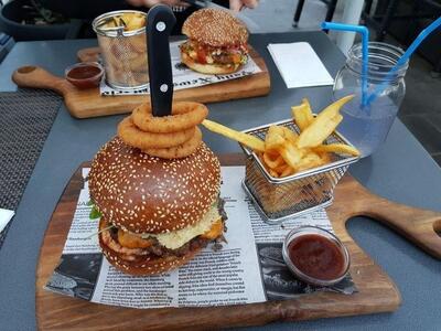 Foodie Grill Cafe