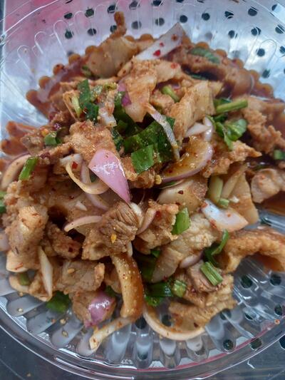 ร้านเจ้ ส้มตำ ยำ แซ่บ สี่แยกพัฒนา