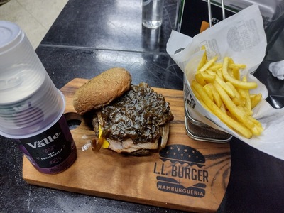 LL BURGER - Miguel Couto