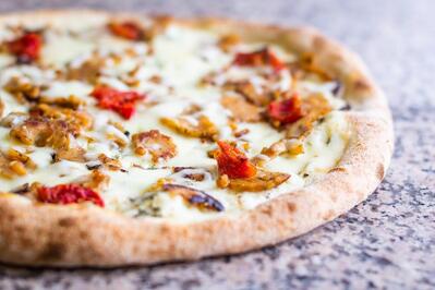 Just Queen - Distributeur de pizzas