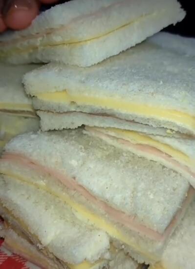 El Cardón sandwiche de miga