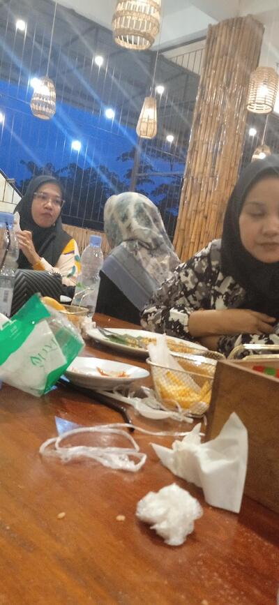 SARAPAN PAGI BUK ASNA.. SOTO MAKKKNYOSS & KEDAI HARIAN BUK ASNA..