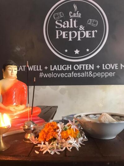 Cafe Salt & Pepper