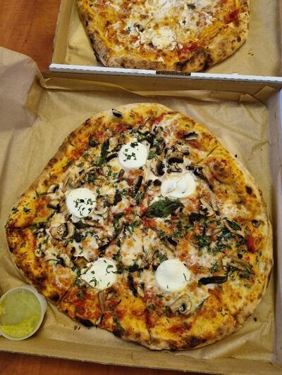 פיצה ז׳ולי jooly pizza