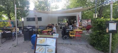 Kiki Backfee - Regenbogenspielplatzl