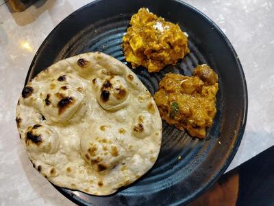 Eat & park cafe Restaurant Bihiya