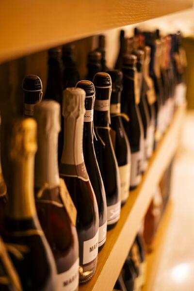 Viná Enoteca E Vineria