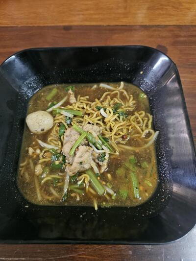 ก๋วยเตี๋ยวทับทอง