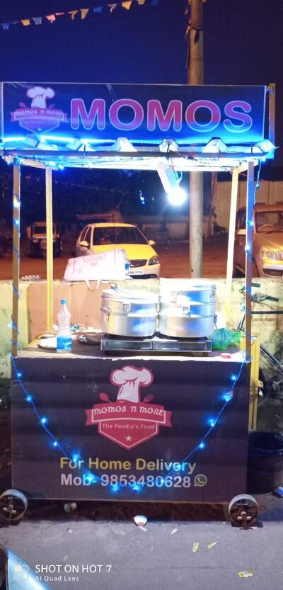 Momos N More